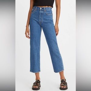 Levi’s Ribcage jeans